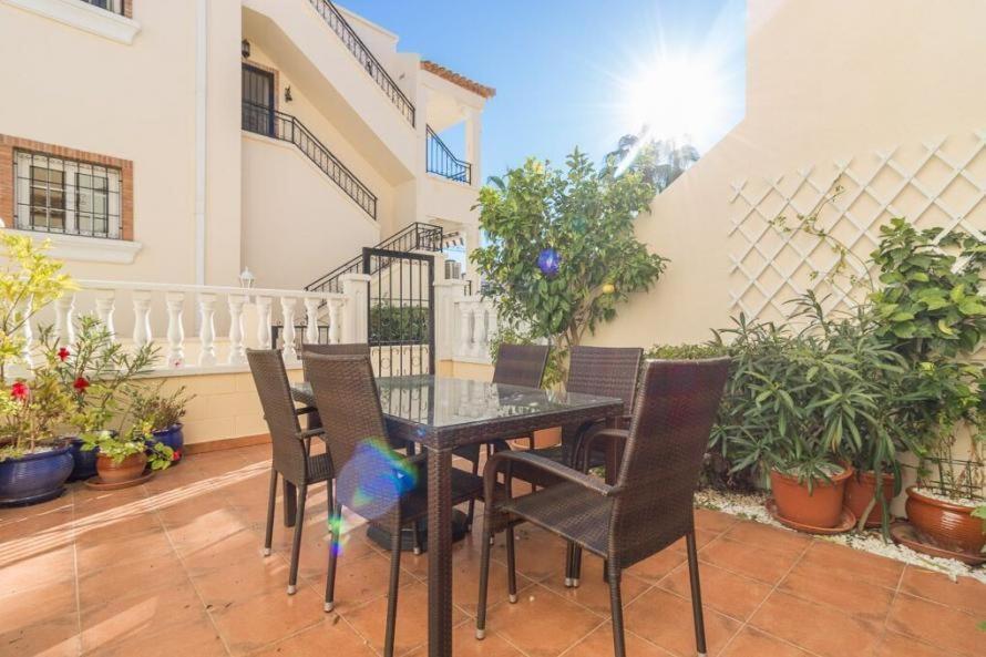 Townhouse Playa Flamenca Villa ภายนอก รูปภาพ